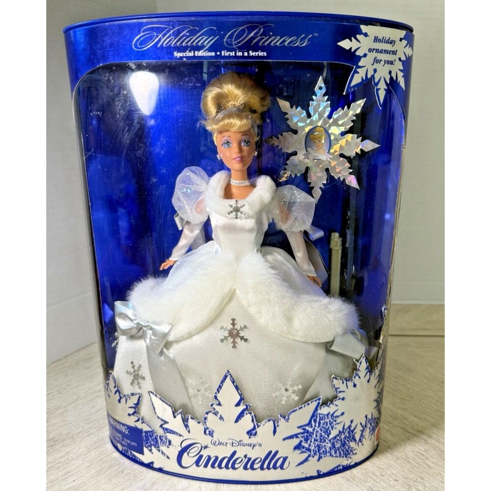 FIRST IN A SERIES Walt Disney's Holiday Princess Cinderella 1996 Barbie Doll NIB
